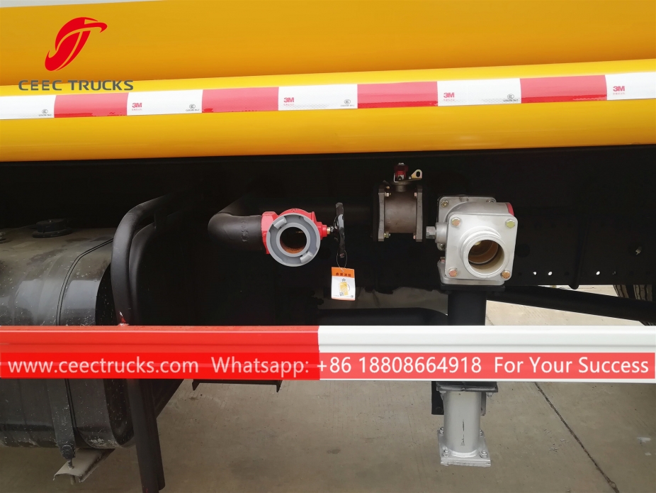 11立方米东风洒水车