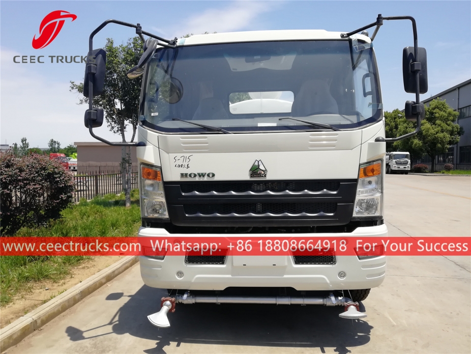 豪沃8立方米洒水车