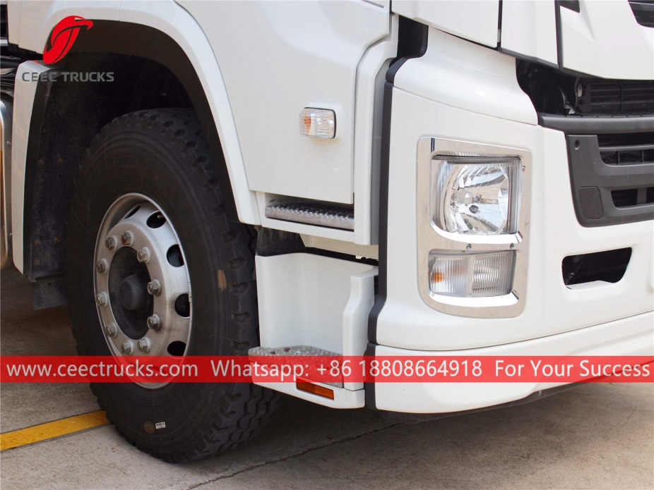 五十铃GIGA牵引车头