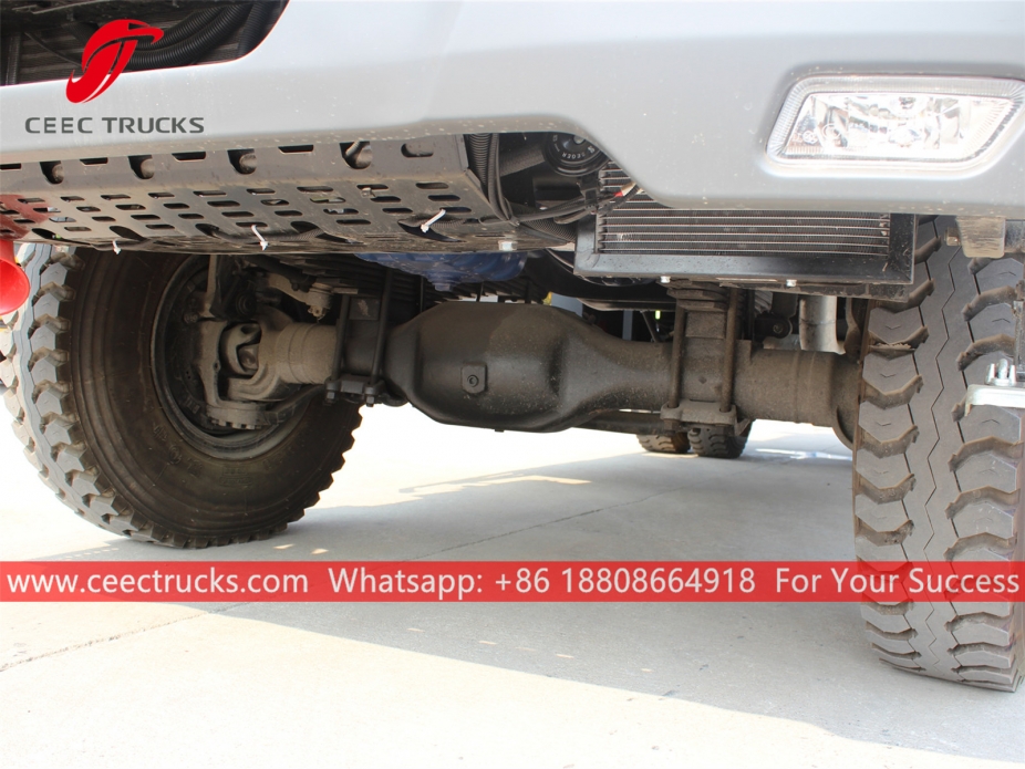 北奔4x4右舵洒水车