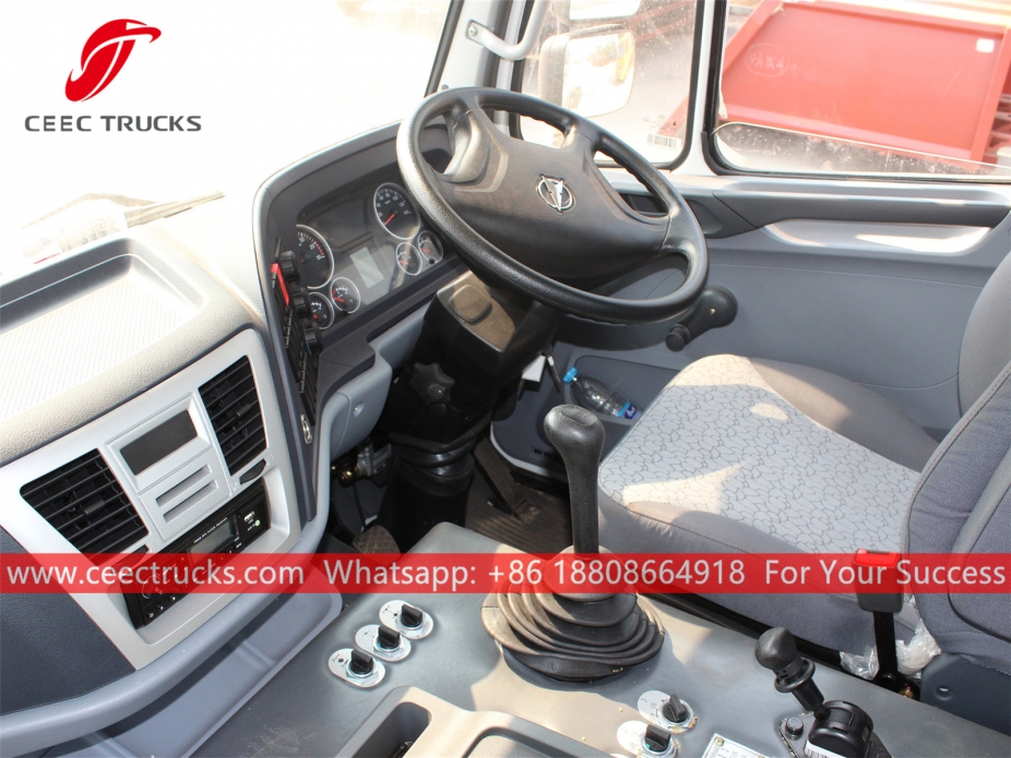 北奔4x4右舵洒水车