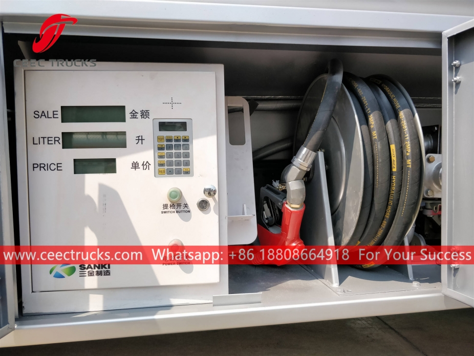 4立方米五十铃油罐车