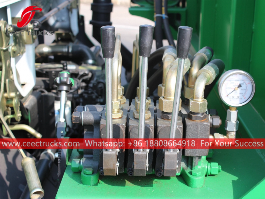 冈比亚6立方米东风跳箱式垃圾车