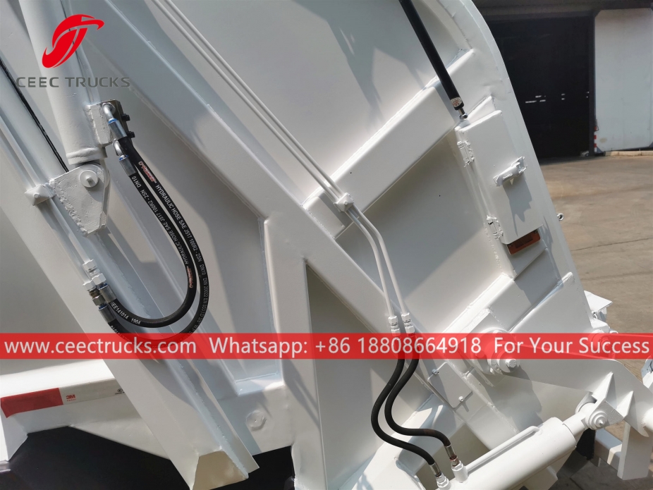 五十铃6立方米后装垃圾车