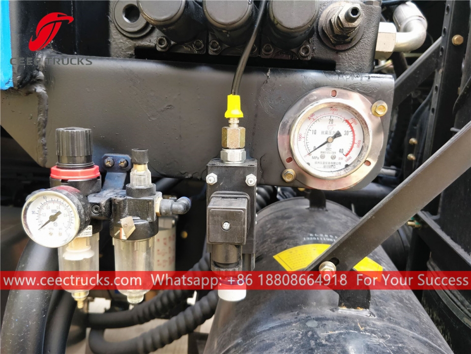 五十铃GIGA垃圾压缩车