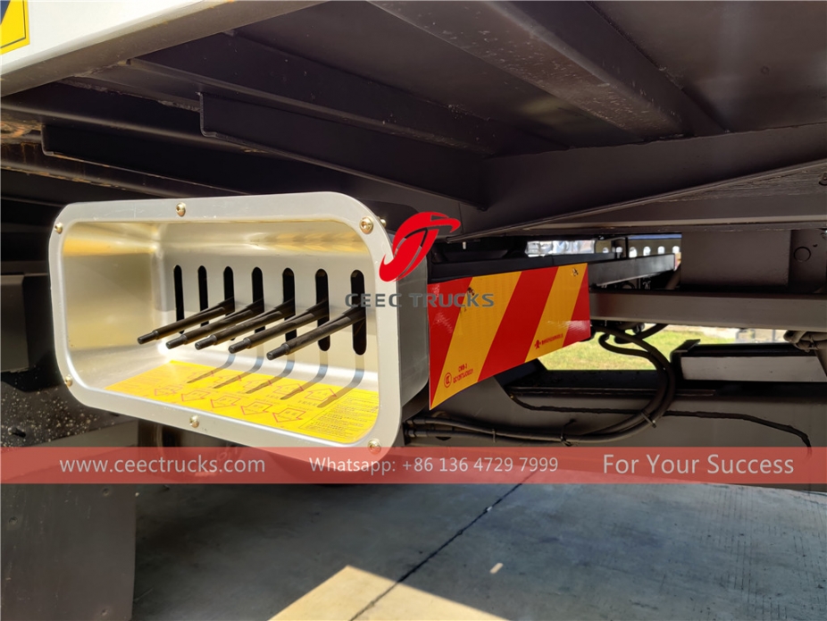 东风8吨滑板拖车