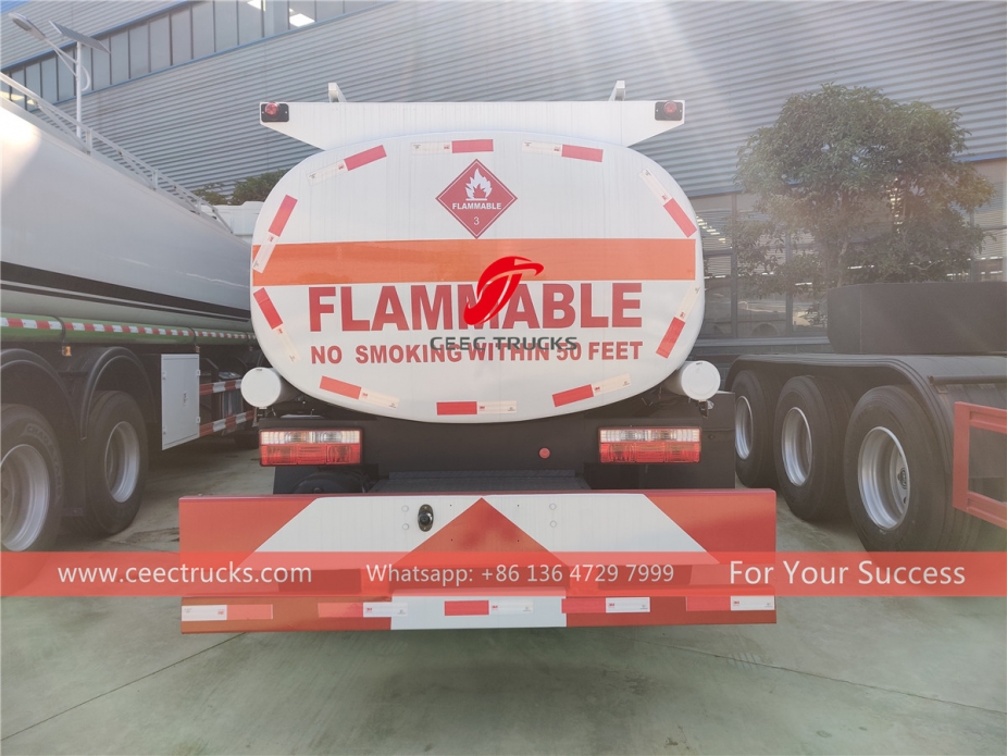 东风8000升加油车