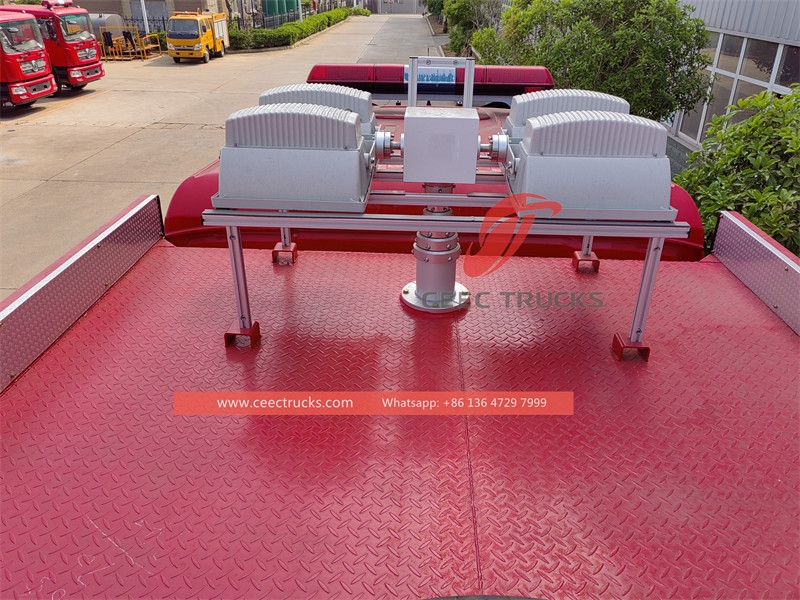 豪沃消防救援车，配5吨吊车和12米应急照明