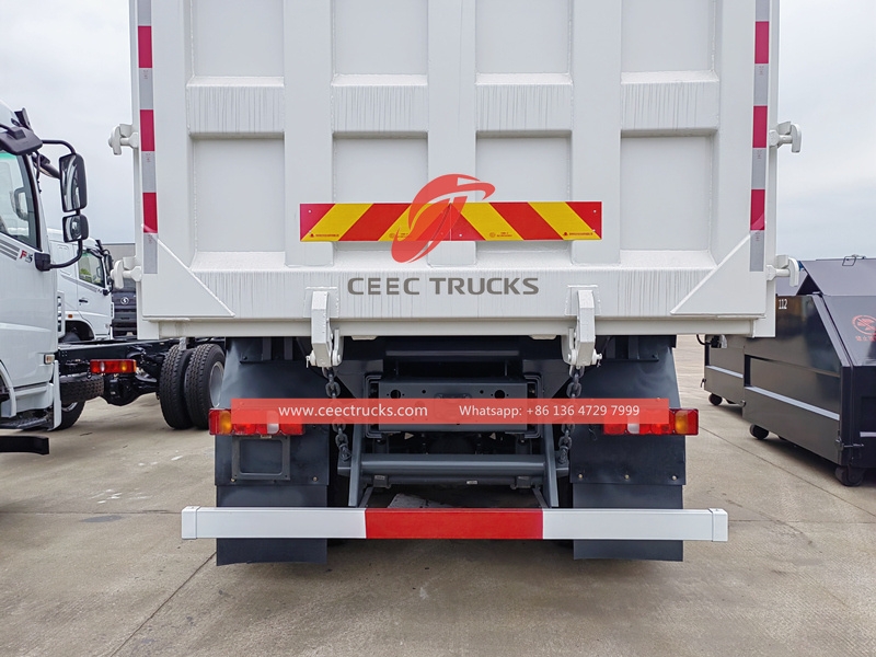 中国重汽8x4 420马力40吨自卸翻斗车，工厂直销