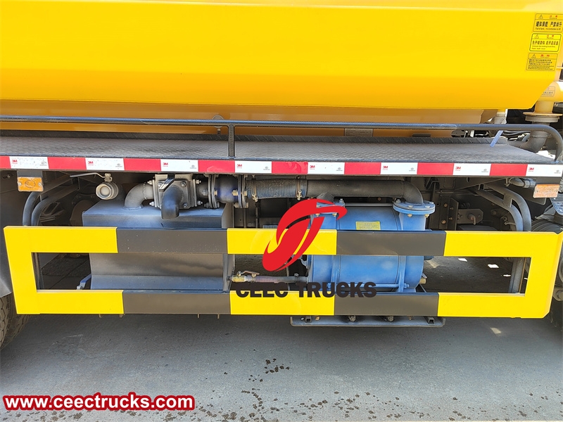 Howo 5 cbm truck mounted sewage jetter with factory direct sale