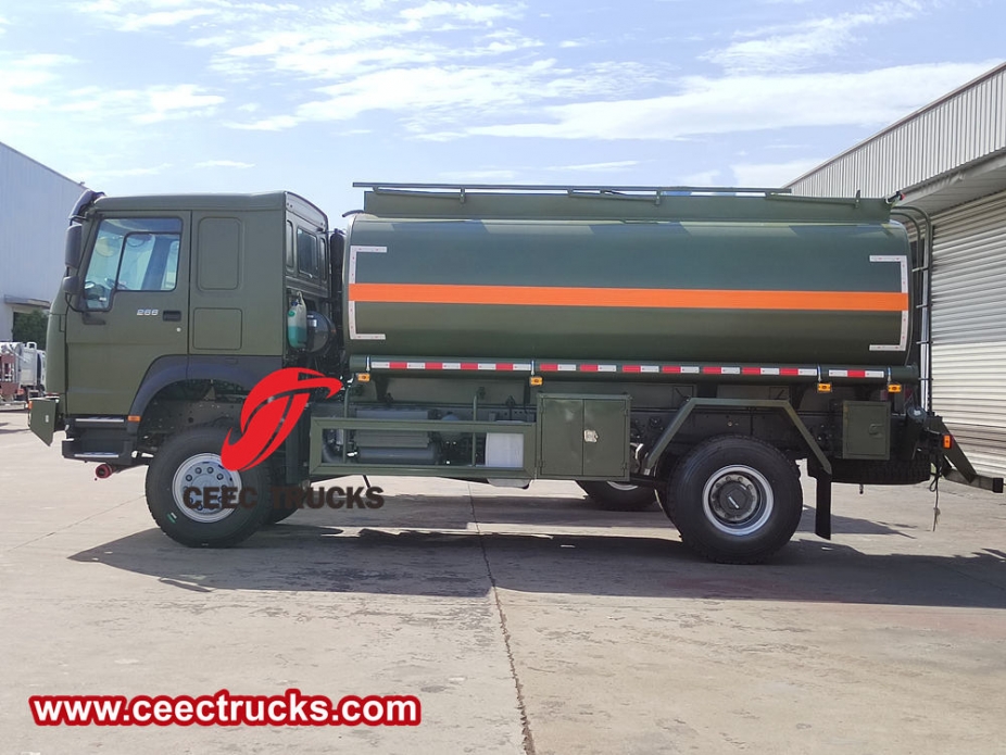 豪沃4x4驱动军用移动柴油加油车