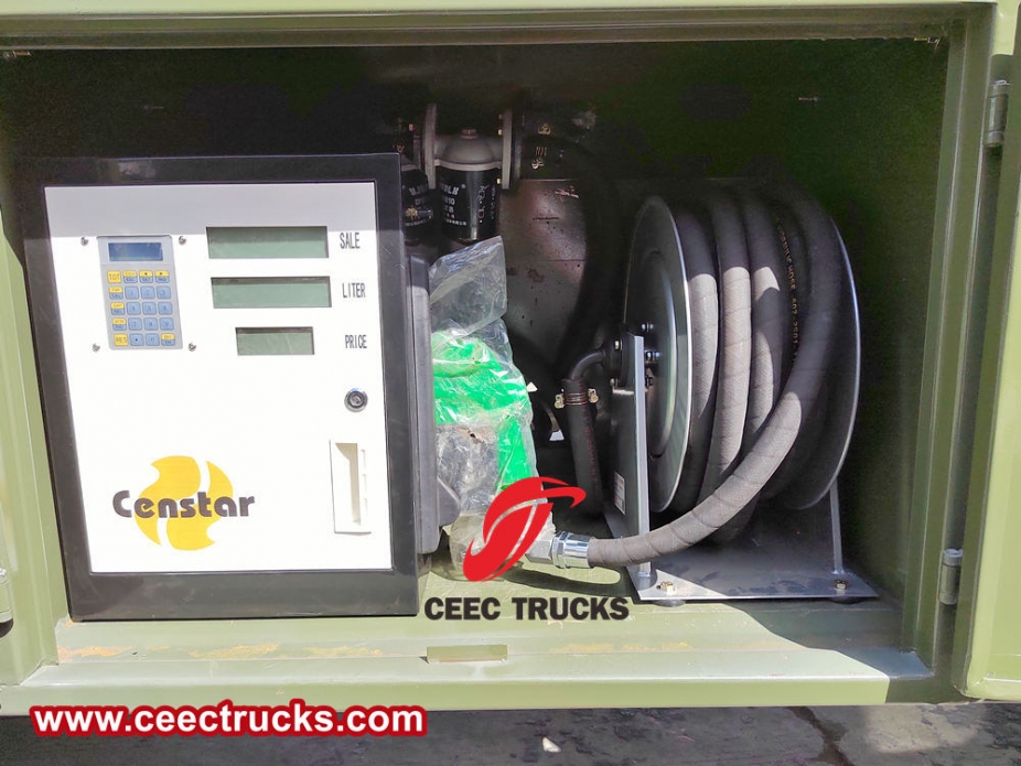 豪沃4x4驱动军用移动柴油加油车