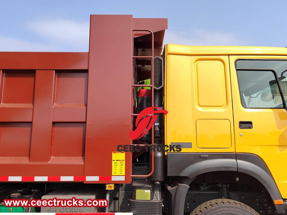 豪沃371马力矿用自卸车