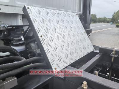 Isuzu ELF dumper truck