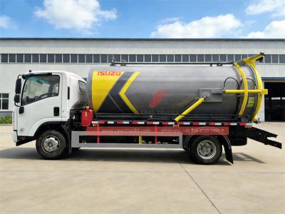 Isuzu light 8,000L vacuum suction truck