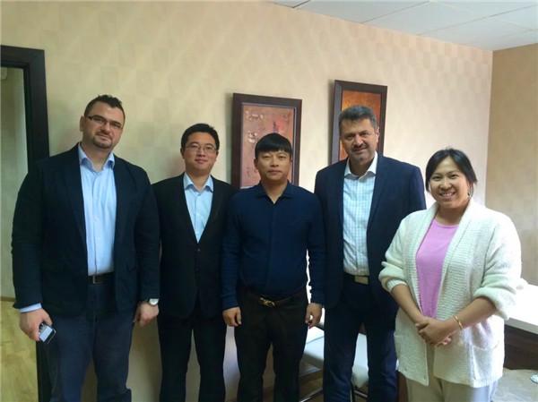 CEEC副总经理到迪拜阿布扎比拜访消防车客户