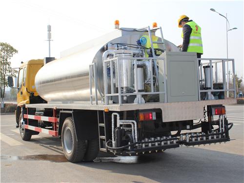 CEEC指导——五十铃沥青洒布车用户手册