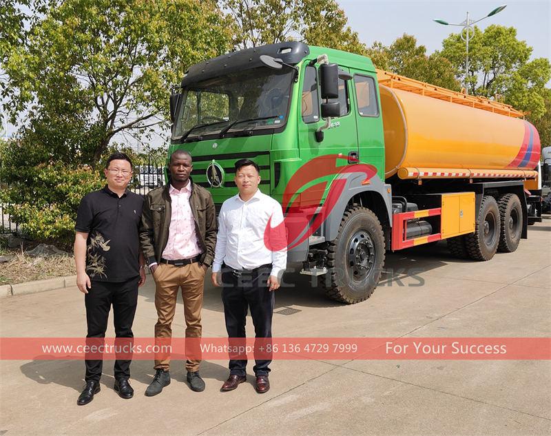 坦桑尼亚-2辆北奔油罐车出口